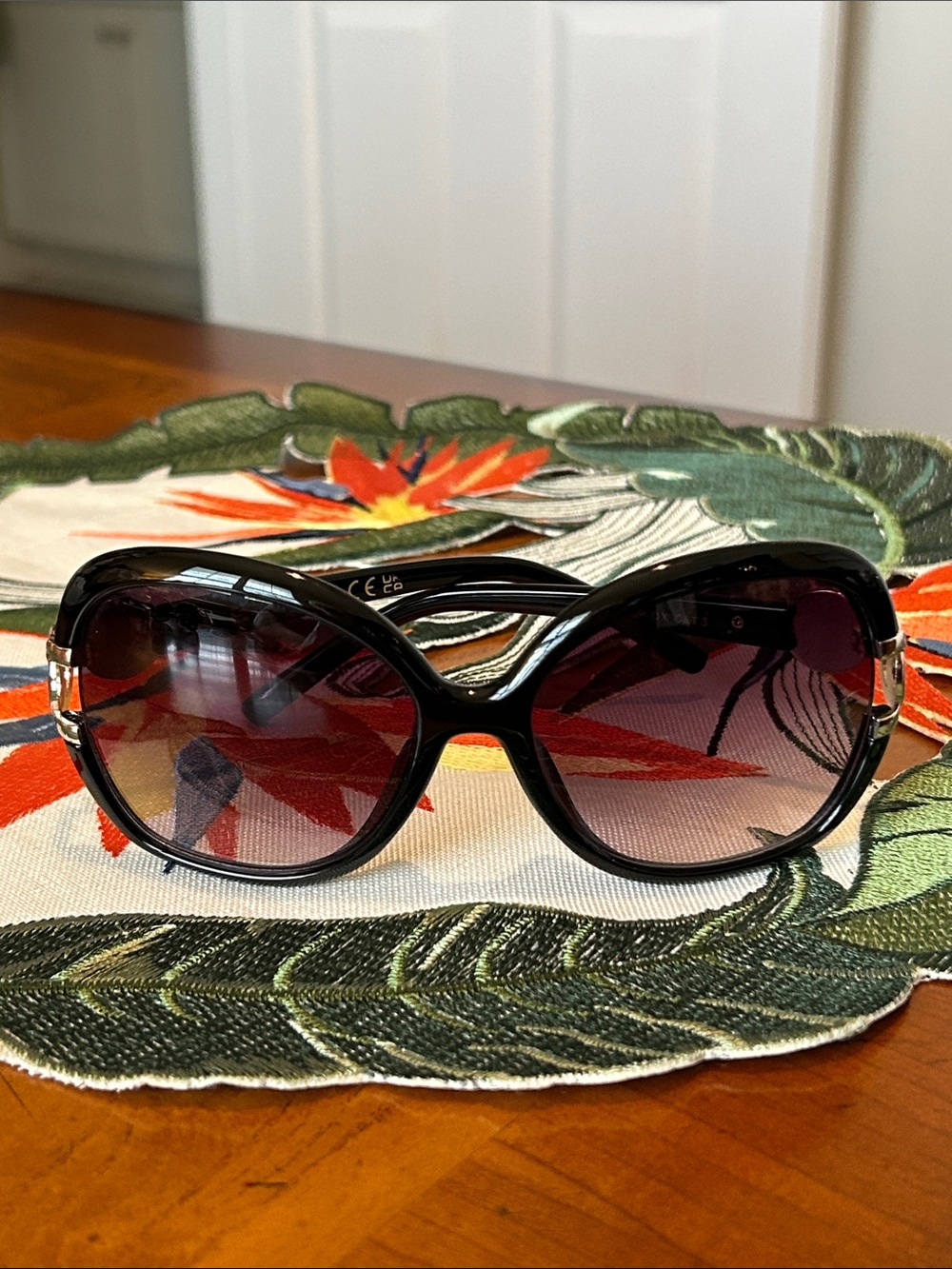 South Pole Women’s Black Frame Sunglasses